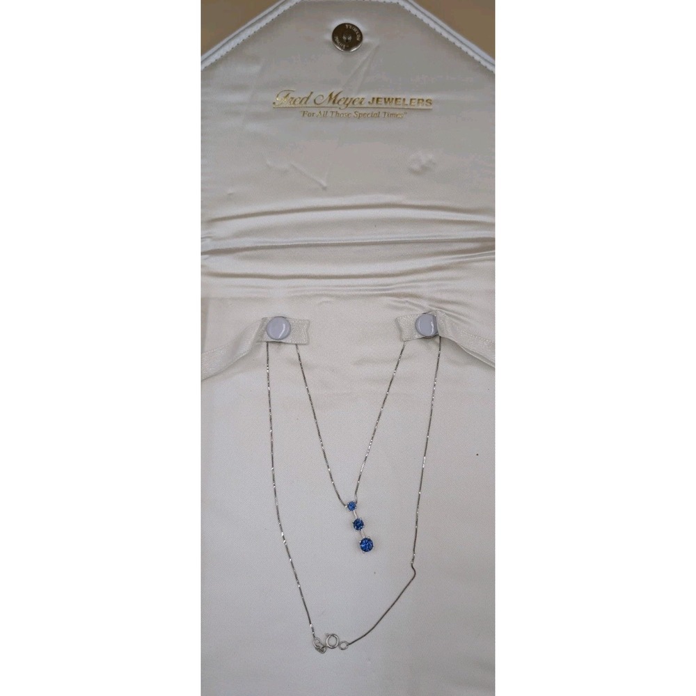 10k White Gold 18" Necklace W 3 Stone Blue Topaz Pendant 2g Fred Meyer Jewelers